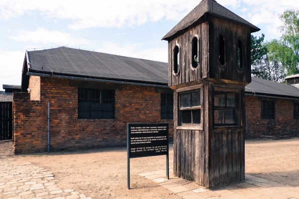 Checkpoint in Auschwitz